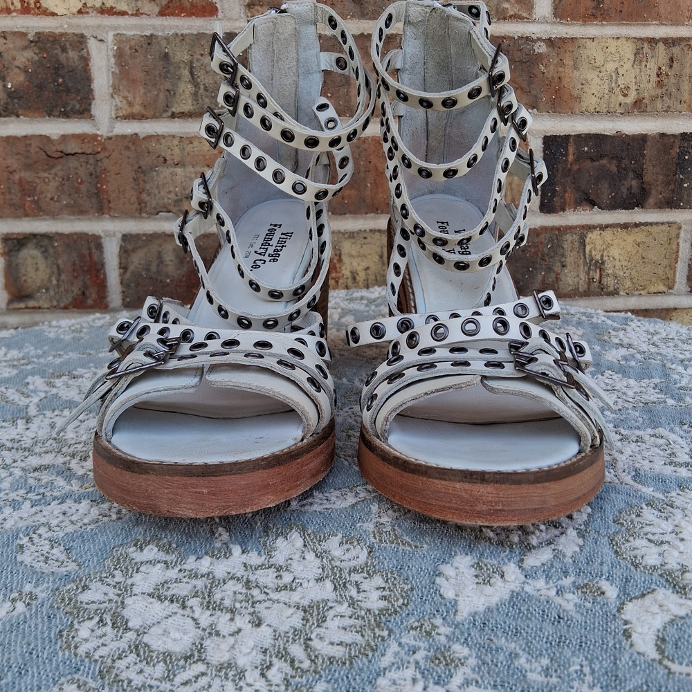 Vintage Foundry Co.Jamina Leather Studded Blocked Heel Sandals Sz. 8.5 - Picture 4 of 14
